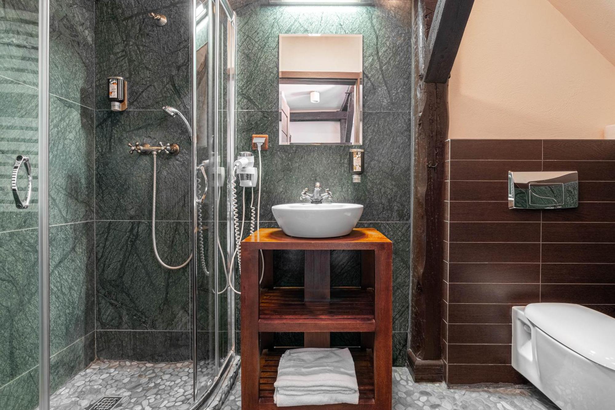 Zamek Uniejow Aparthotel Ngoại thất bức ảnh