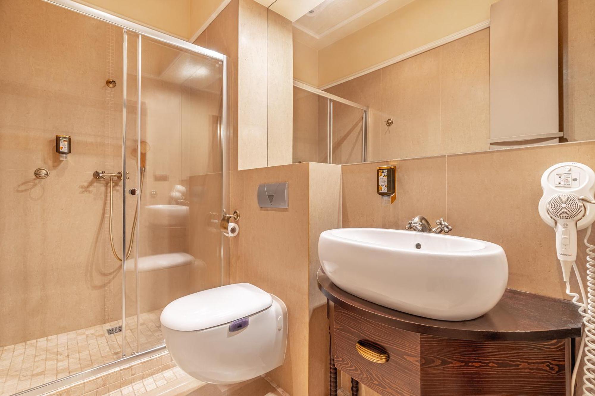 Zamek Uniejow Aparthotel Ngoại thất bức ảnh
