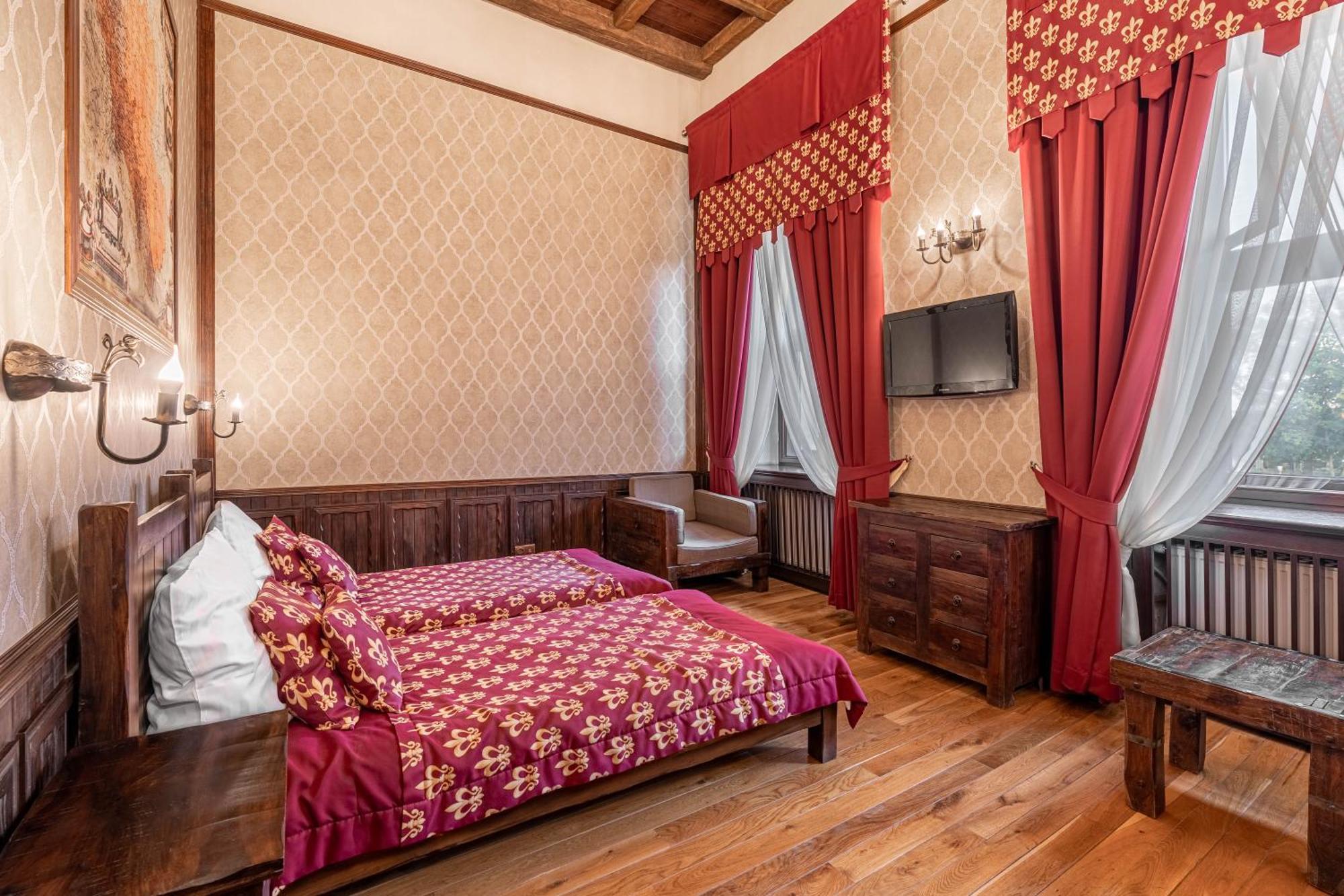 Zamek Uniejow Aparthotel Ngoại thất bức ảnh