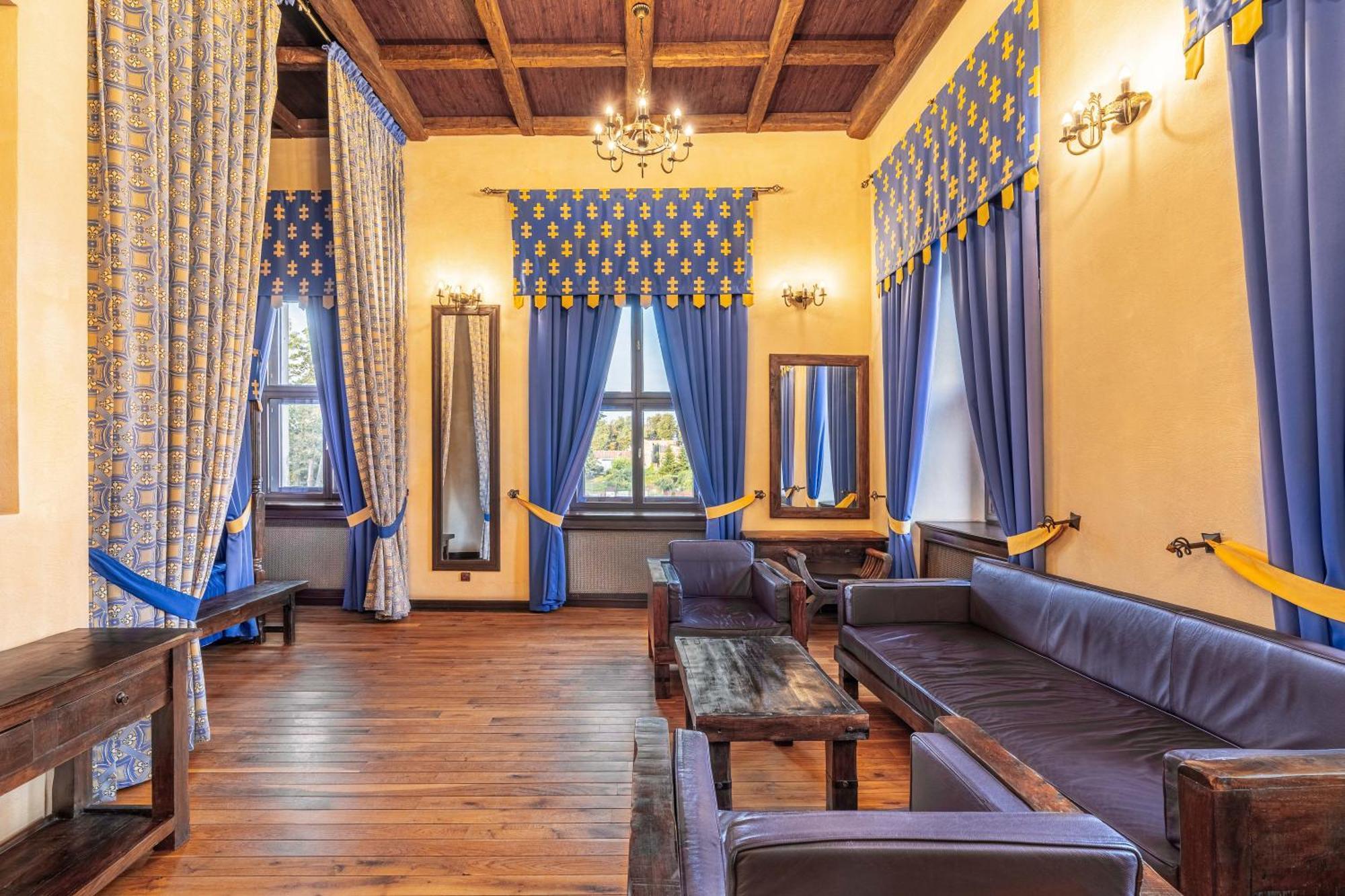 Zamek Uniejow Aparthotel Ngoại thất bức ảnh